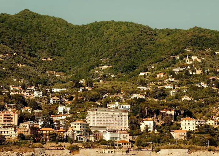 Grand Bristol Resort, By R Collection Ραπάλο