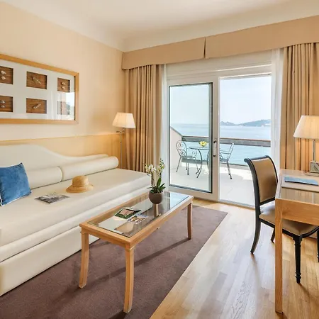 Otel Grand Bristol Resort, By R Collection