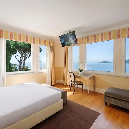 Otel Grand Bristol Resort, By R Collection 5*