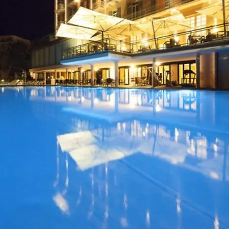 Grand Bristol Resort, By R Collection מלון 5*