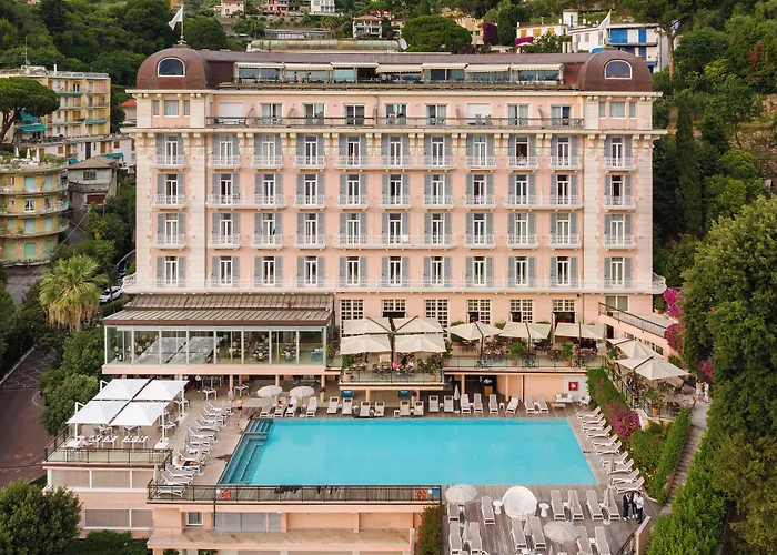 Hotel Grand Bristol Resort, By R Collection