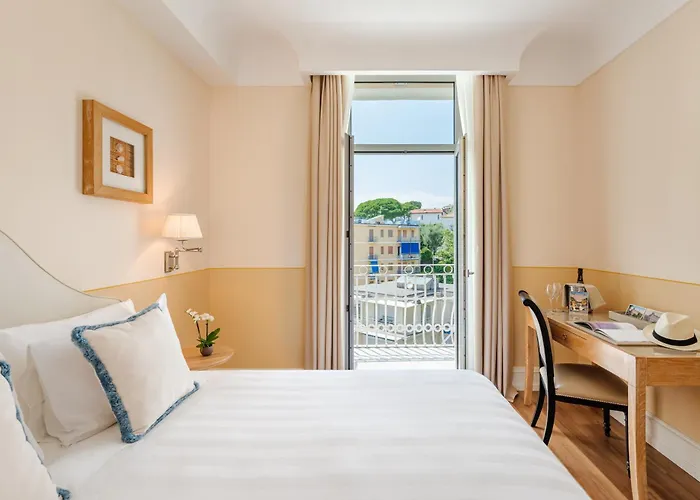 Hotel Grand Bristol Resort, By R Collection